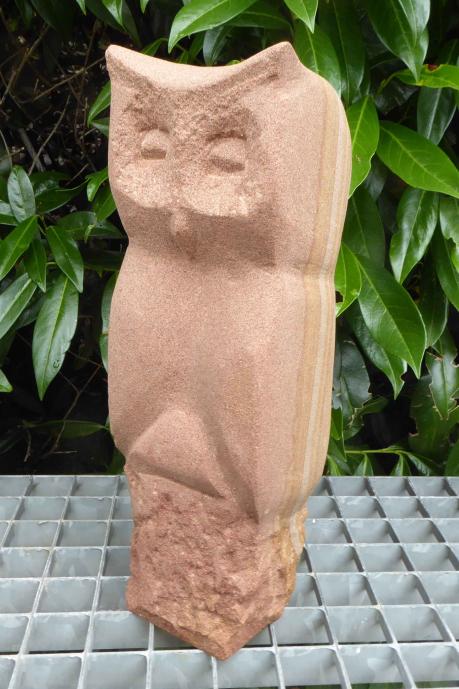 Kleine Eulenfigur auf Stamm -  Unikat